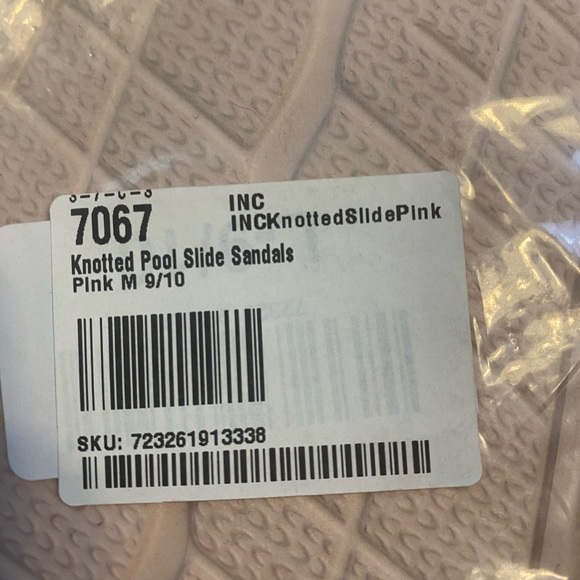 NWT INC Knotted Pool Slide Sandals
Cream M 9/10 - Picture 6 of 6